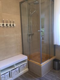 Badezimmer EG 43 mit Dusche