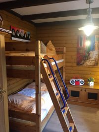 Kinderzimmer OG 43 mit Stereo und USB